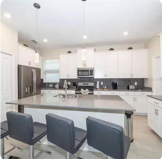 Image No.3-5 Bed Property for sale