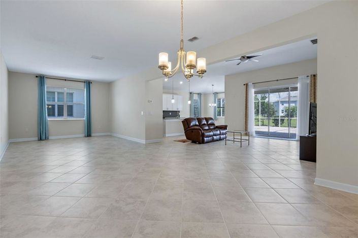 Image No.12-Propriété de 4 chambres à vendre à Davenport