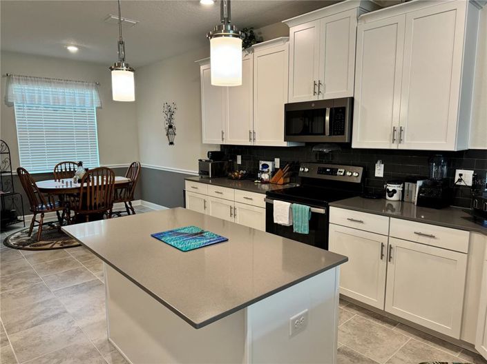 Image No.8-4 Bed Property for sale