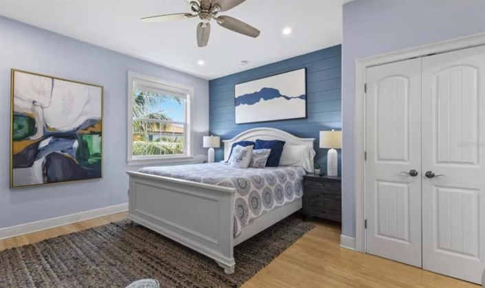 Image No.10-6 Bed Property for sale