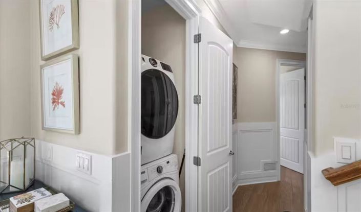 Image No.20-6 Bed Property for sale