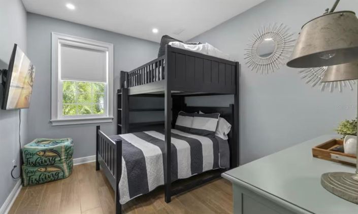 Image No.9-6 Bed Property for sale