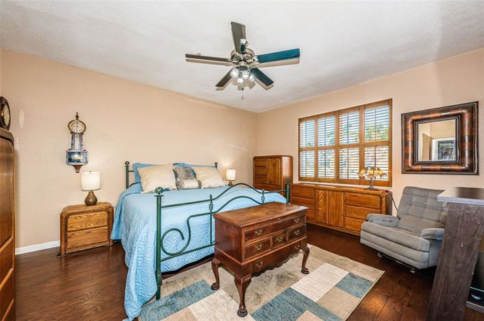 Image No.11-3 Bed Townhouse for sale