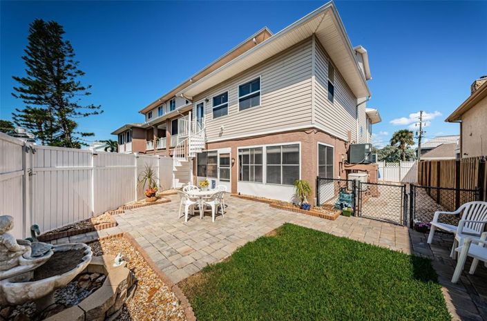 Image No.21-3 Bed Townhouse for sale