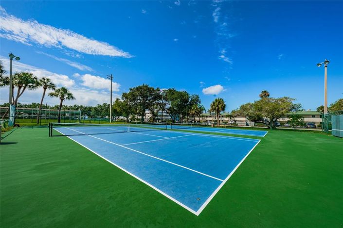 Image No.25-3 Bed Townhouse for sale