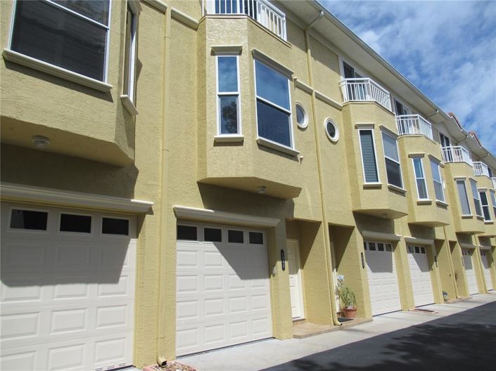Image No.1-3 Bed Townhouse for sale