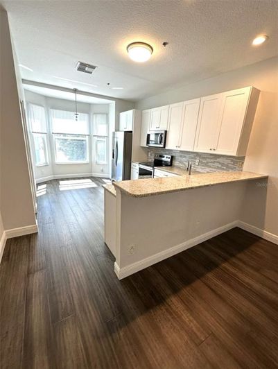 Image No.11-3 Bed Townhouse for sale