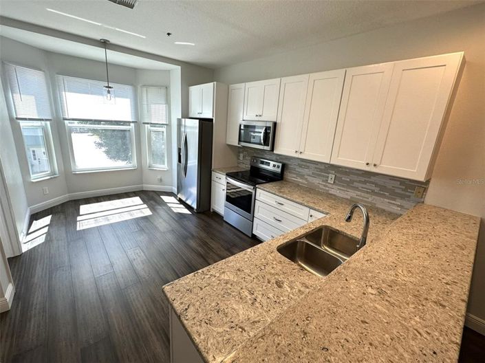 Image No.6-3 Bed Townhouse for sale