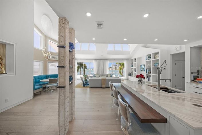 Image No.16-5 Bed Property for sale