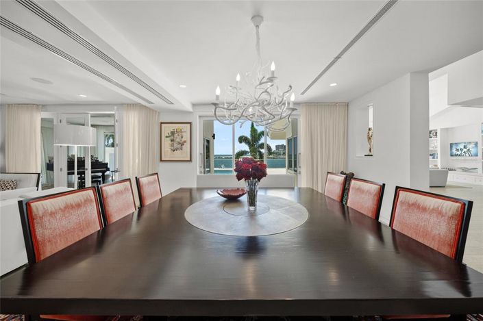 Image No.23-5 Bed Property for sale