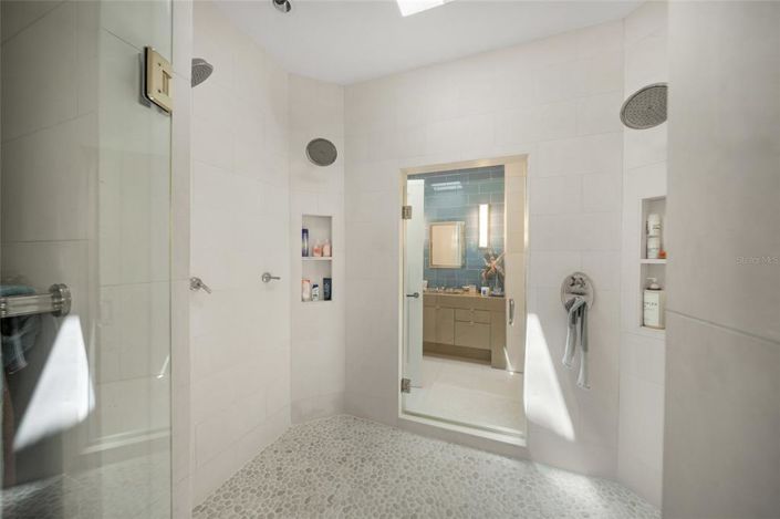 Image No.31-5 Bed Property for sale