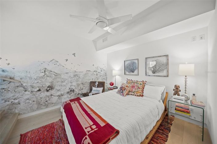 Image No.40-5 Bed Property for sale