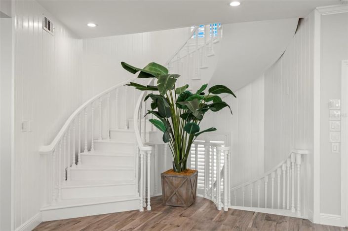 Image No.51-5 Bed Property for sale