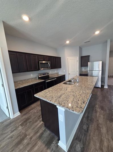 Image No.2-4 Bed Property for sale