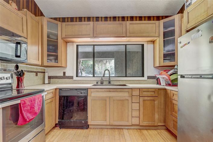 Image No.13-2 Bed Townhouse for sale