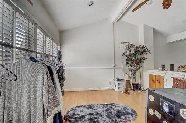 Image No.16-2 Bed Townhouse for sale