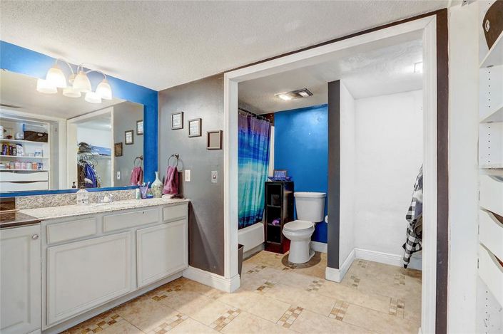 Image No.25-2 Bed Townhouse for sale