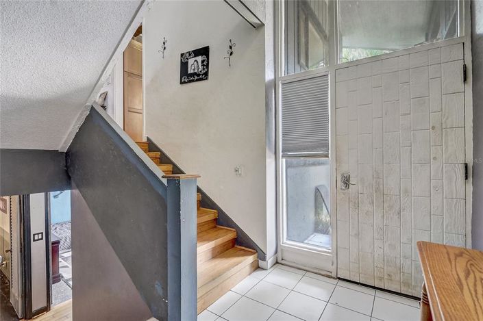 Image No.5-2 Bed Townhouse for sale