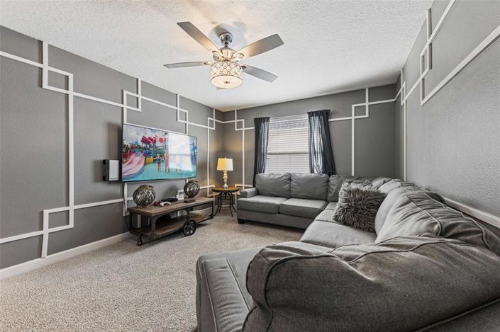 Image No.12-6 Bed Property for sale