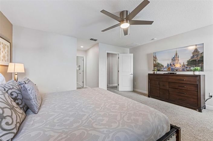 Image No.30-6 Bed Property for sale