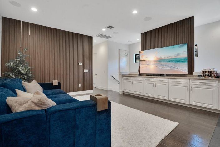 Image No.32-3 Bed Property for sale