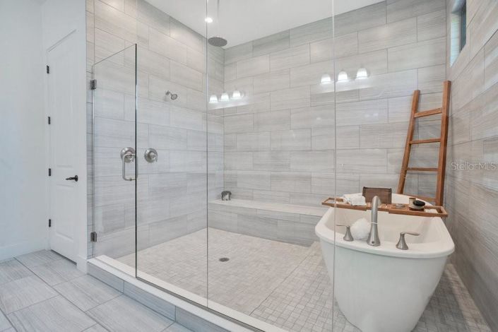 Image No.36-3 Bed Property for sale