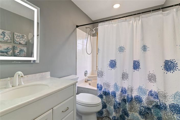 Image No.28-3 Bed Property for sale