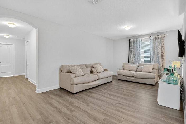 Image No.4-Propriété de 6 chambres à vendre à Kissimmee