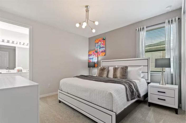 Image No.21-9 Bed Property for sale