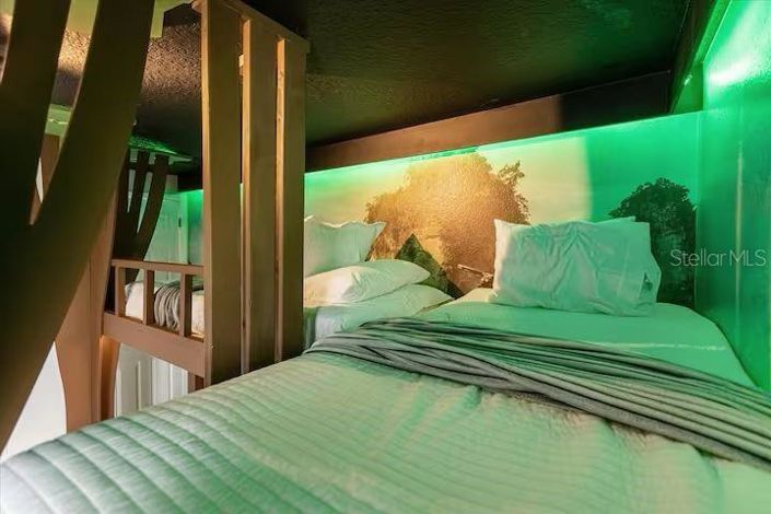 Image No.33-9 Bed Property for sale