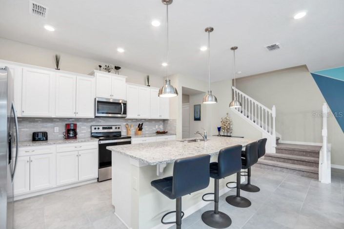 Image No.12-5 Bed Townhouse for sale