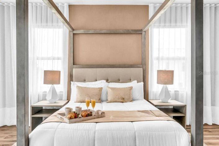 Image No.15-6 Bed Property for sale