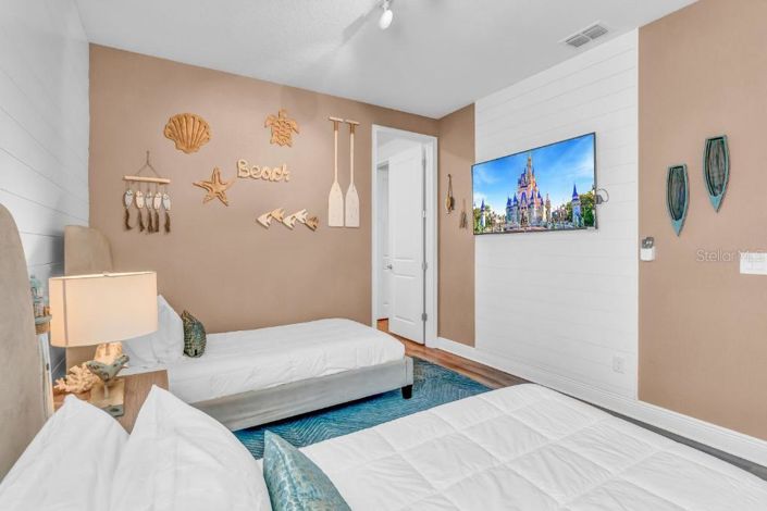 Image No.17-6 Bed Property for sale