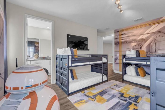 Image No.27-6 Bed Property for sale