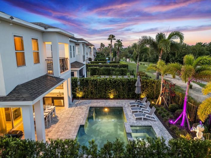 Image No.39-6 Bed Property for sale