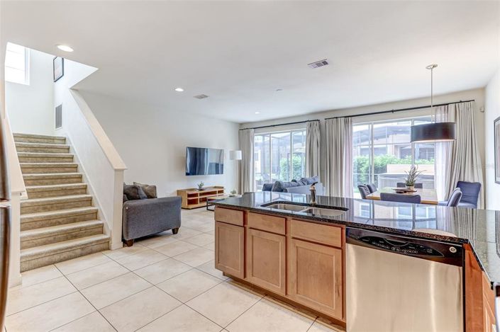 Image No.10-3 Bed Townhouse for sale