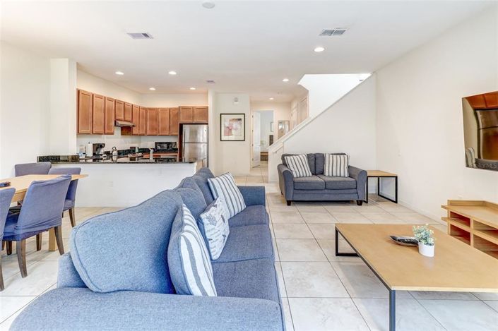 Image No.21-3 Bed Townhouse for sale