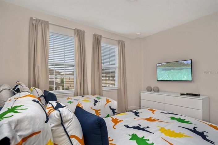 Image No.14-8 Bed Property for sale