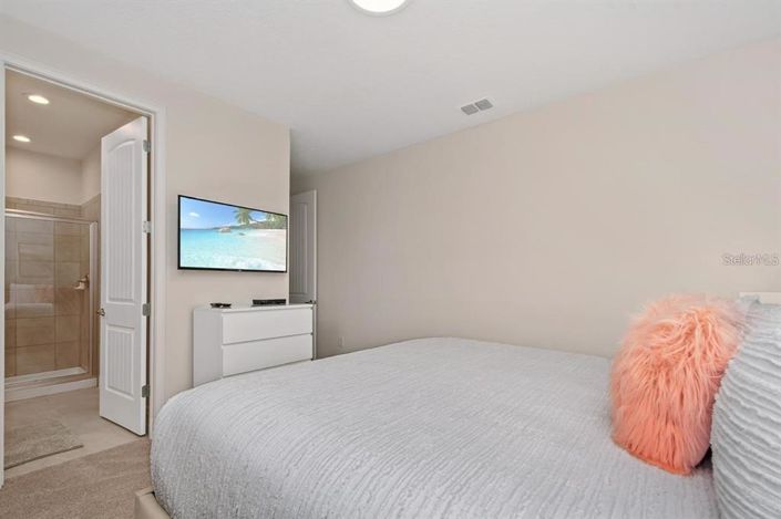 Image No.15-8 Bed Property for sale