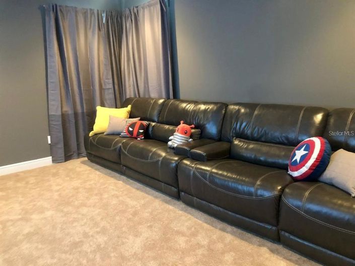 Image No.34-8 Bed Property for sale