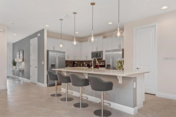 Image No.7-8 Bed Property for sale