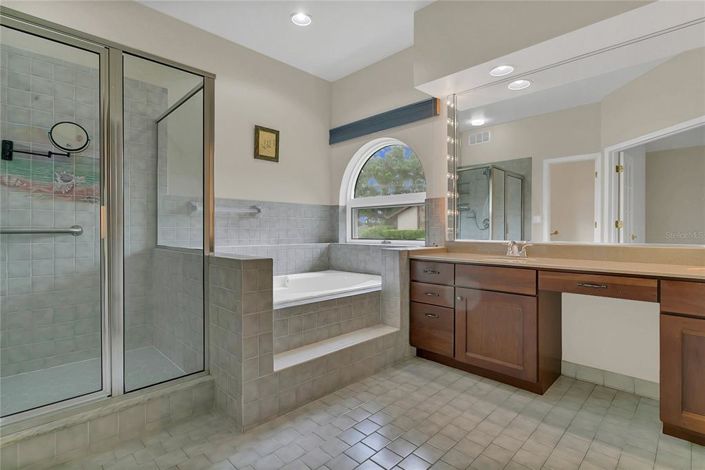 Image No.15-4 Bed Property for sale