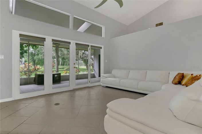 Image No.3-4 Bed Property for sale