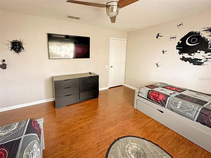 Image No.27-6 Bed Property for sale