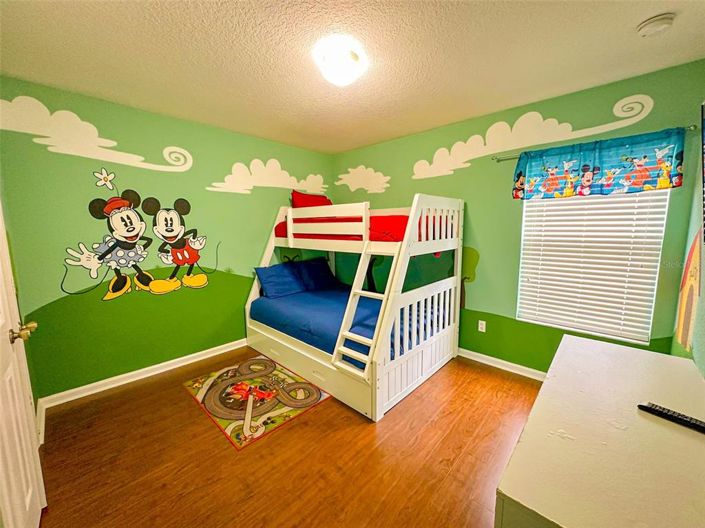 Image No.28-6 Bed Property for sale