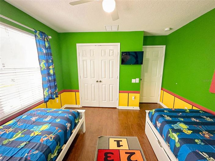 Image No.30-6 Bed Property for sale