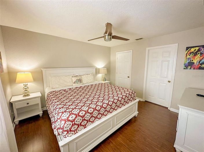 Image No.33-6 Bed Property for sale