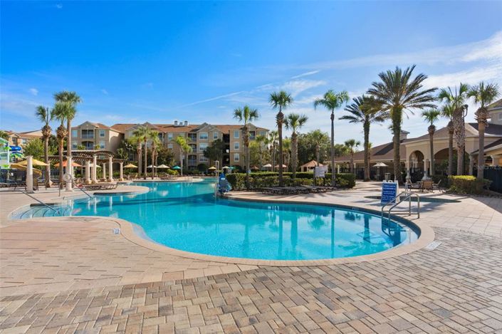 Image No.60-6 Bed Property for sale