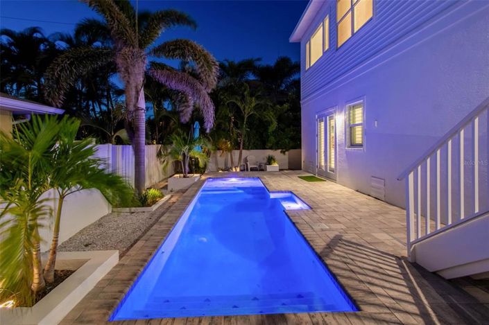 Image No.11-3 Bed Property for sale