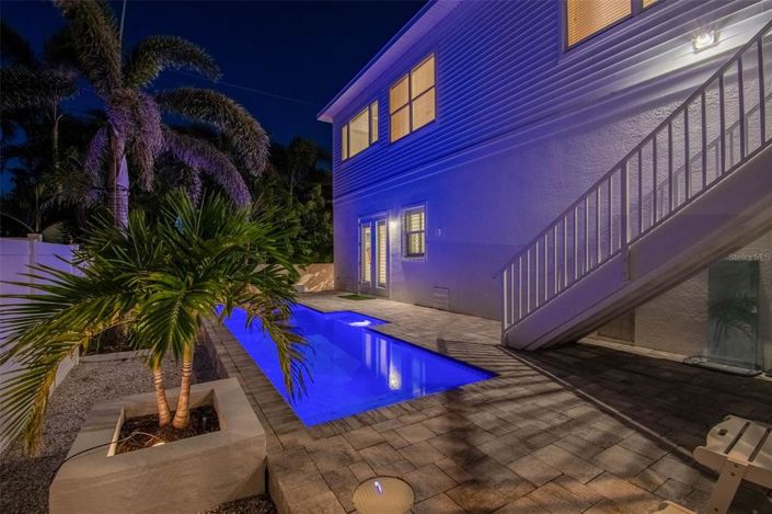 Image No.12-3 Bed Property for sale